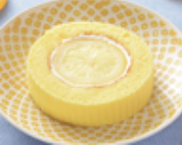 輪切りレモンロールケーキ。（画像:ローソン発表資料より）