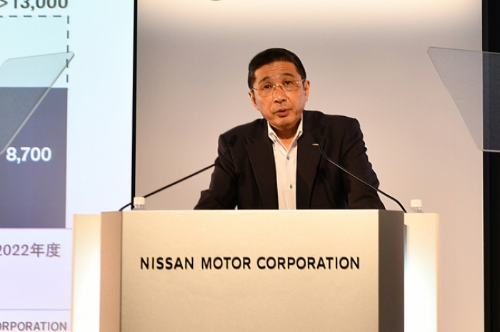 決算発表を行う日産の西川廣人社長。（画像: 日産自動車の発表し利用より）