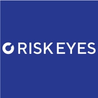 「RISK EYES」のロゴ。（画像: ソーシャルワイヤーの発表資料より）