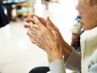 RehabforJAPANが自粛中の高齢者の実態について調査。デイサービス事業者の自粛は5%に留まるも利用の自粛は9割