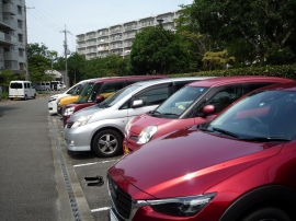 Photo:一般的な青空駐車場　©sawahajime