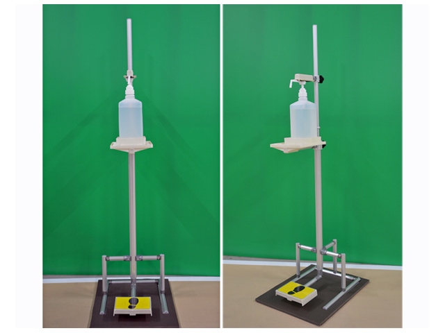 トヨタ各工場のメンバーが、4月上旬から自発的に製作を開始し、同社完成車向上などで活用してきた技術改善が活かして完成した、足踏み式消毒スタンド「しょうどく大使」