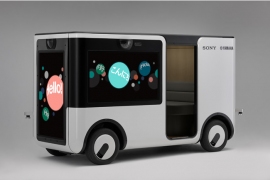 ソニーのエンターテインメント映像技術とヤマハ発動機の自動運転技術を融合させた「ソーシャブルカート」(三越伊勢丹ホールディングス発表資料より) ソニーのエンターテインメント映像技術とヤマハ発動機の自動運転技術を融合させた「ソーシャブルカート」(三越伊勢丹ホールディングス発表資料より)