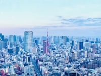 東京都の人口が昨年10月1日現在で推計1401万1487人と前年同月に比べ約3万7000人減と、26年ぶりに減少した