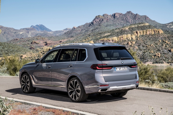 新型BMW X7（画像: BMWの発表資料より）