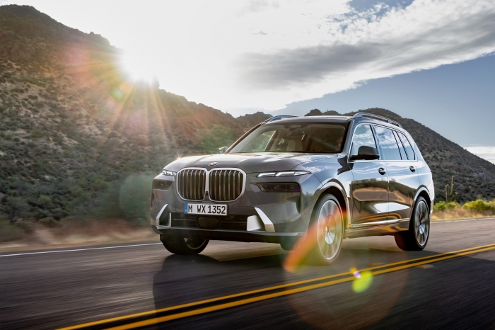 新型BMW X7（画像: BMWの発表資料より）