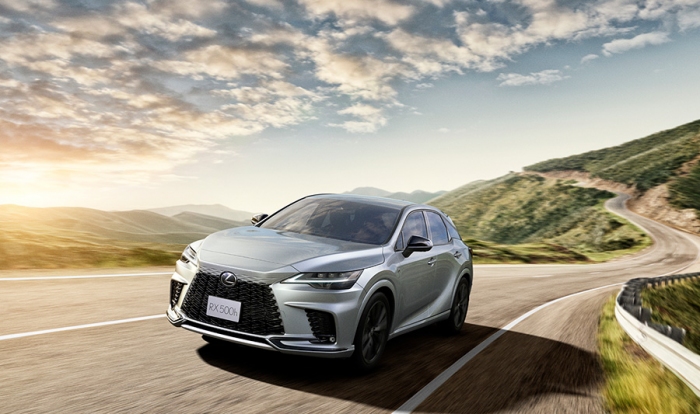 RX500h“F SPORT Performance”（画像: LEXUS発表資料より）