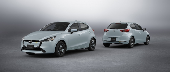 MAZDA2 15 BD　エアストリームブルーメタリック（画像: マツダの発表資料より）