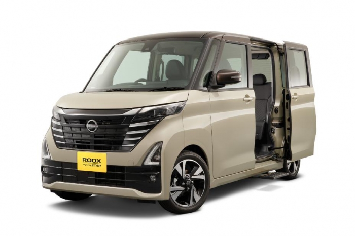 ルークス オートステップ付車（画像: 日産自動車の発表資料より）