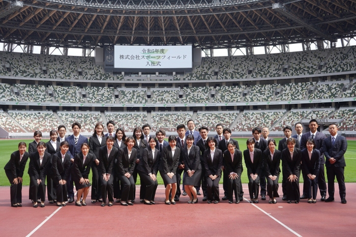 国立競技場で行われた入社式の様子（画像: スポーツフィールドの発表資料より）