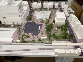 西口駅前広場の完成イメージ模型(板橋区発表資料より) 西口駅前広場の完成イメージ模型(板橋区発表資料より)