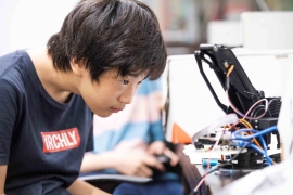 DXハイスクール向けには「STEAM教材パッケージプラン」を展開へ。(画像: ヒューマンホールディングスの発表資料より) DXハイスクール向けには「STEAM教材パッケージプラン」を展開へ。(画像: ヒューマンホールディングスの発表資料より)