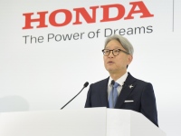 HONDAのEV戦略の軌道修正を説明する代表執行役社長・三部敏宏氏