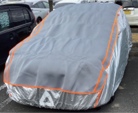 雹害からクルマを守る降雹被害対策用カバー「雹の被害が少しでも軽減できればとの思いで作ったカバー」装着イメージ（画像：オートアールズ発表資料より）