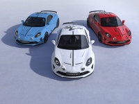 仏国旗の3色に塗られた特別な「アルピーヌA110 R 70 BLEU」「BLANC」「ROUGE」
