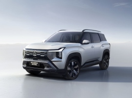 ミツビシ・モーターズ・インドネシアで生産する3列シート仕様の新型のライトデューティなFF・SUV『デスティネーター』 ボディサイズは全長×全幅×全高4680×1840×1780mmと日本仕様があったなら、ちょうどいい感じの大きさだ ミツビシ・モーターズ・インドネシアで生産する3列シート仕様の新型のライトデューティなFF・SUV『デスティネーター』 ボディサイズは全長×全幅×全高4680×1840×1780mmと日本仕様があったなら、ちょうどいい感じの大きさだ