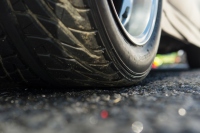 夏場の運転では「タイヤメルティング」に注意しよう（写真：Pixabayより）