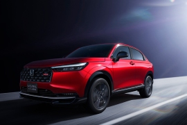 ヴェゼルe:HEV RS(写真:ホンダの発表資料より) ヴェゼルe:HEV RS(写真:ホンダの発表資料より)