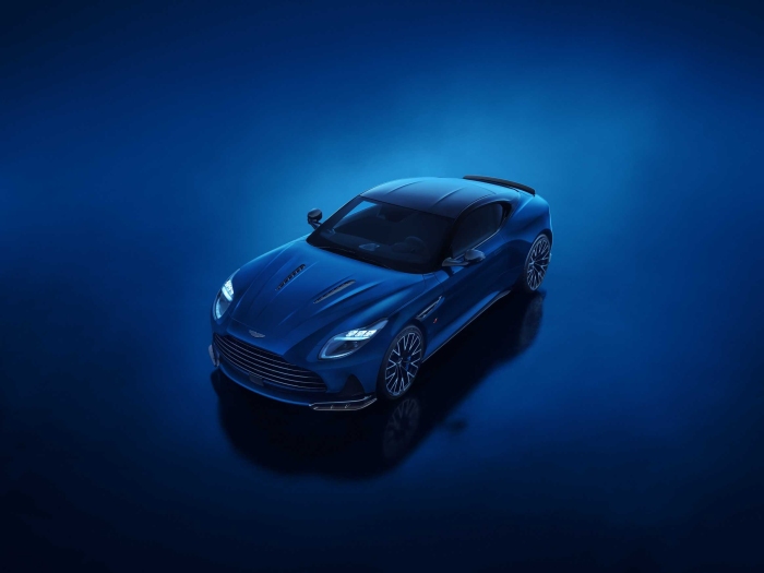 DB12 S（写真：アストンマーティン・ジャパン発表資料より）