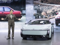 「ジャパンモビリティショー2025」で注目のコンセプトカーが数多く展示されたが、驚いたのはTOYOTA「COROLLA Concept」だ　