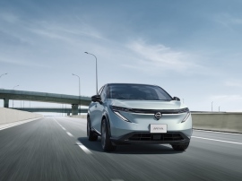 マイナーチェンジした「日産アリア」、先進的でダイナミックなデザインを継承しつつ、次世代EVとしての新たな表現を目指し、フロントフェイスを一新した