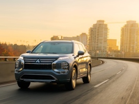 「アウトランダーPHEV」は、ツインモーター4WDと四輪制御技術「S-AWC」のコンビネーションがもたらす安全・安心・快適な走行性能は高く評価されており、カナダでの販売が待ち望まれていた