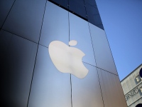 2026年1月、AppleがSiriの基盤としてGoogleのGeminiを採用することを正式に発表した事実は、業界に大きな衝撃を与えた