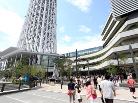 国内旅行単価が5万円を突破した背景にある「ご褒美消費」の定着と、人手不足による宿泊業界の構造変化 国内旅行単価が5万円を突破した背景にある「ご褒美消費」の定着と、人手不足による宿泊業界の構造変化