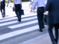 実は「貯蓄から投資へ」が焦りを生む現実。自己責任の重圧が増す、違和感の理由