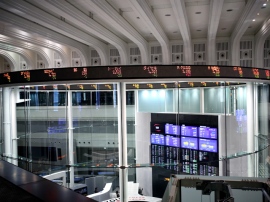 日経平均3%超の下落。160円迫る円安と原油高で「悪いインフレ」警戒