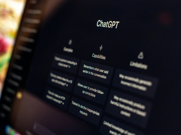 セキュリティ企業Push SecurityがChatGPTの会話共有機能を悪用してマルウェアを配布する攻撃手法「LLMShare」を公開した。Photo by Emiliano Vittoriosi on Unsplash セキュリティ企業Push SecurityがChatGPTの会話共有機能を悪用してマルウェアを配布する攻撃手法「LLMShare」を公開した。Photo by Emiliano Vittoriosi on Unsplash