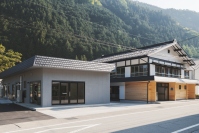 村のロビーとして再生した「kadoya」（EDGE発表資料より）