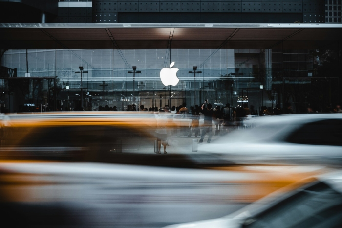 Appleは6月8日のWWDC 2026基調講演で、iOS 27向けに保護者管理機能を大幅拡充すると発表した。Photo by Andy Wang on Unsplash