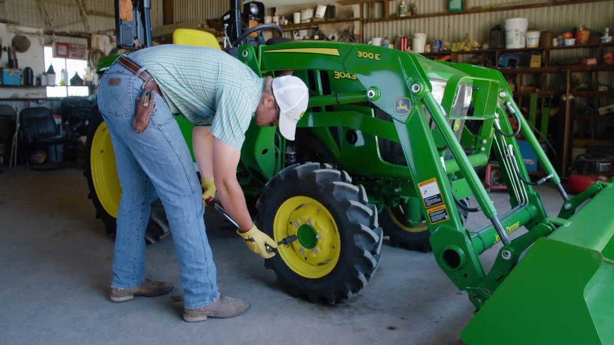(Deere.com)