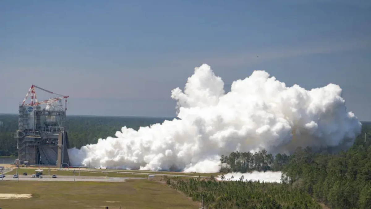NASA conducted a long duration hot fire of an RS-25 certification engine March 21, 2025, continuing a key series of testing to support future Space Launch System missions to deep space as part of Artemis missions as the agency continues to inspire the world through discovery. (Nasa.gov) NASA conducted a long duration hot fire of an RS-25 certification engine March 21, 2025, continuing a key series of testing to support future Space Launch System missions to deep space as part of Artemis missions as the agency continues to inspire the world through discovery. (Nasa.gov)