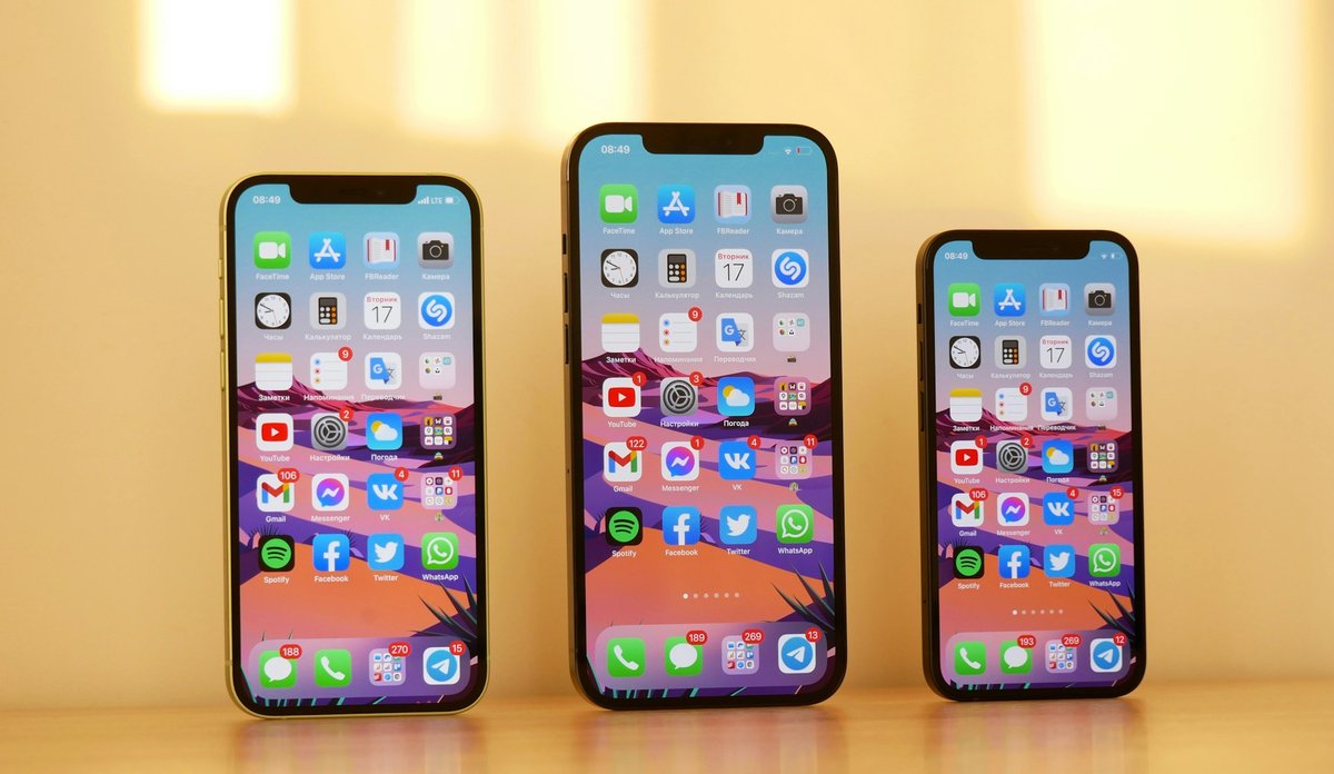 iPhone 18 Proは12GB RAMを搭載する一方、DRAM不足で価格が最大270ドル上昇する可能性がある。写真は旧世代のiPhone。（Photo by Denis Cherkashin on Unsplash）