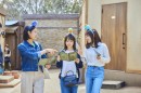 体験型アトラクション「ドラゴンクエスト アイランド いにしえの魔神と導かれし冒険者たち」でスライムがハロウィン仕様に装飾される。(写真:発表資料より) 体験型アトラクション「ドラゴンクエスト アイランド いにしえの魔神と導かれし冒険者たち」でスライムがハロウィン仕様に装飾される。(写真:発表資料より)