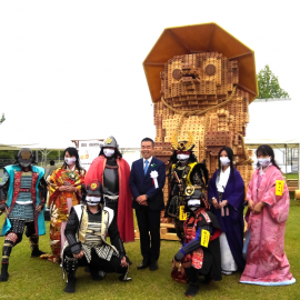 第72回全国植樹祭において 三日月滋賀県知事、信長隊安土衆と記念撮影 第72回全国植樹祭において 三日月滋賀県知事、信長隊安土衆と記念撮影