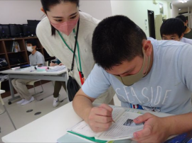 つなぐ高等学院の授業の様子