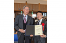 授賞式後、書籍「日本でいちばん大切にしたい会社」著者の坂本 光司氏(写真・左)と当社代表・小池