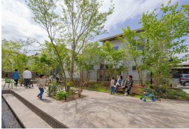 千葉県柏市逆井に、グリーンクリエイター、YKK AP(株)とコラボし、 森の中で暮らす別荘のような 8 棟の分譲地 「NOEN(ノエン)柏・逆井」を開発