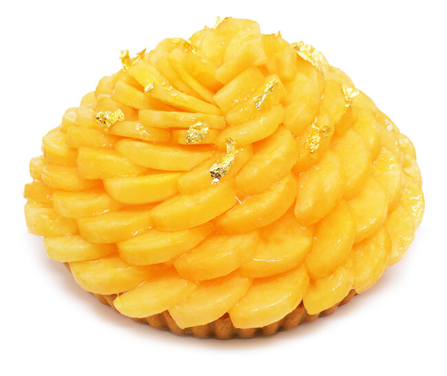 【カフェコムサ】スイカ界期待の新星！輝く黄金色の革命スイカ「金色羅皇」のケーキ