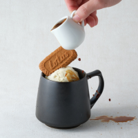ちょっとした贅沢が体験できる焼き菓子とコーヒー専門店「REWARD COFFEE 茅場町店」が8月7日(月)にオープン！