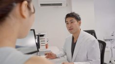 高齢化する労働力、転倒による労災死傷者が急増　政府も力を入れる労働者の体力強化、産業医によるサービス開始