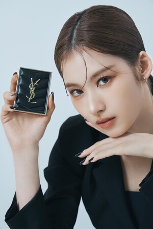 【YSL】ジャパンメイクアップミューズのTWICE SANAがダイヤモンドのような輝きをまとったアイメイクで登場！