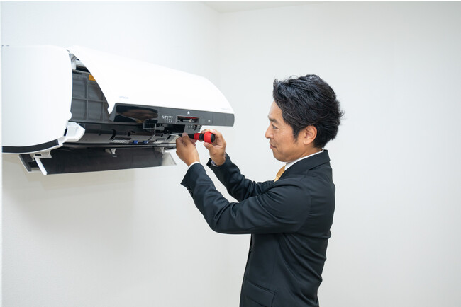 【法人導入企業1900社突破】作業着スーツ発祥ブランド「WWS」、洗剤メーカー「リスダンケミカル」のユニフォームとして導入