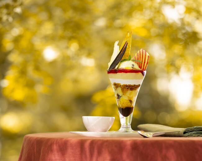 軽井沢マリオットホテル　信州リンゴで季節を味わう、アップルパイ風パフェ「Harvest Apple Delight」発売