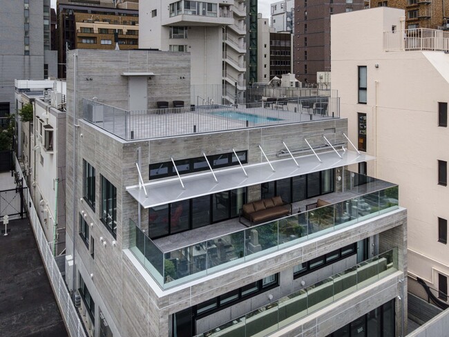 東京を代表する南青山に、新たなラグジュアリーを提案する一邸が竣工