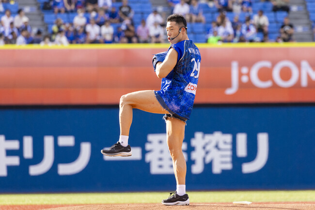 なかやまきんに君が「芸能界最速」始球式にチャレンジ!!「ドラフト会議に向けて筋肉アピール!!」