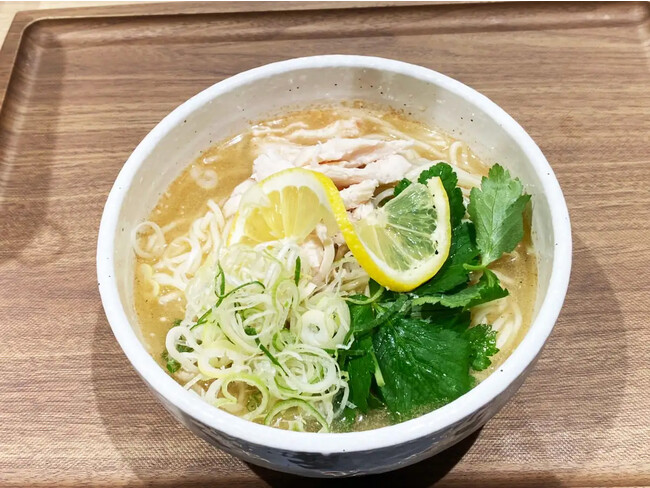 【板橋 前野町】夏休み企画！土日限定で冷たい焼きあご塩ラーメンを100円OFFでご提供｜ラーメンあらいイオンスタイル板橋前野町フードコート１F